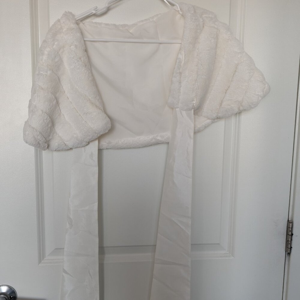 Bridal winter cape
